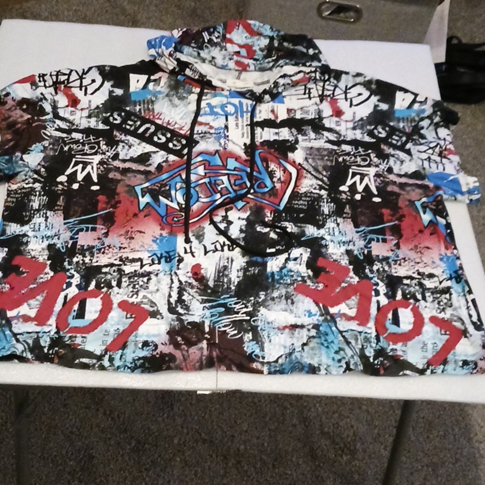 ***Paper tee Graffiti Hippie Bohemian Print Cropped Hoodie in Size 2X